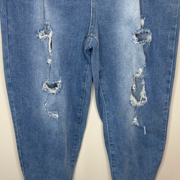 Elite plus size distressed boyfriend cropped jeans light wash denim - Picture 5 of 15